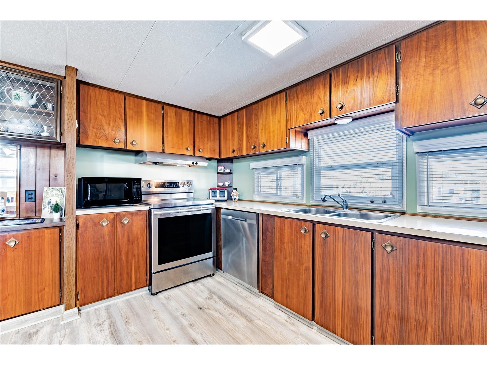 36946 Grace Avenue Zephyrhills FL 33542 TB8474088 image11