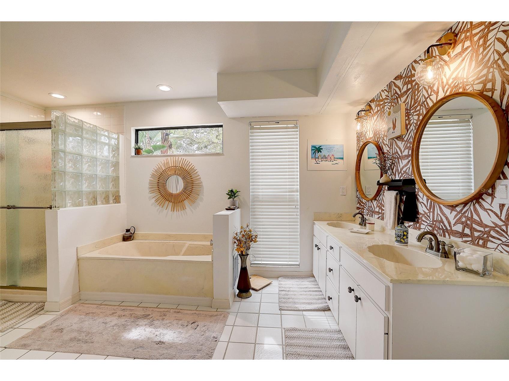 3696 Quiet Pond Lane Sarasota FL 34235 A4683404 image26