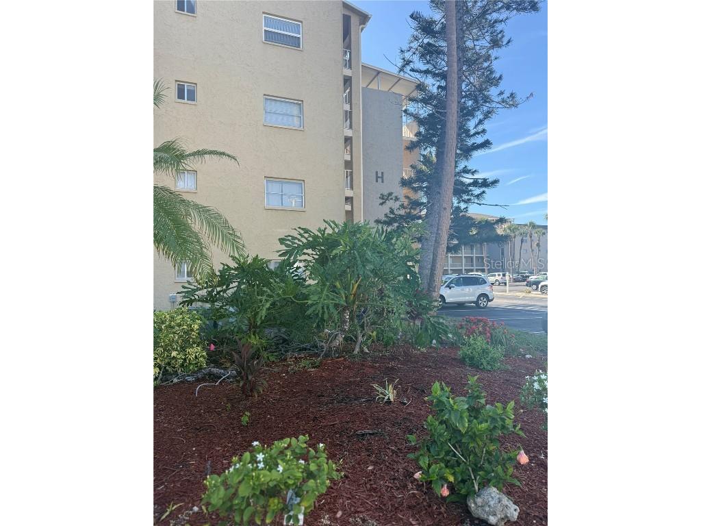 3697 Lake Bayshore Drive #H-109 Bradenton FL 34205 N6139326 image1