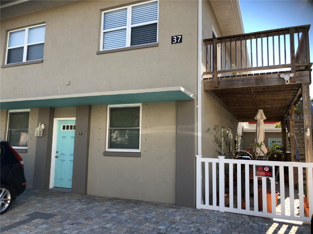 37 144th Avenue #4 Saint Petersburg FL 33708 TB8450328 image1