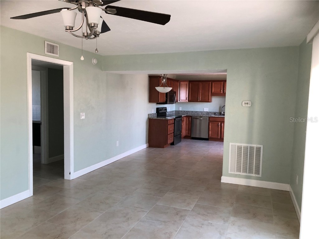 37 144th Avenue #4 Saint Petersburg FL 33708 TB8450328 image7