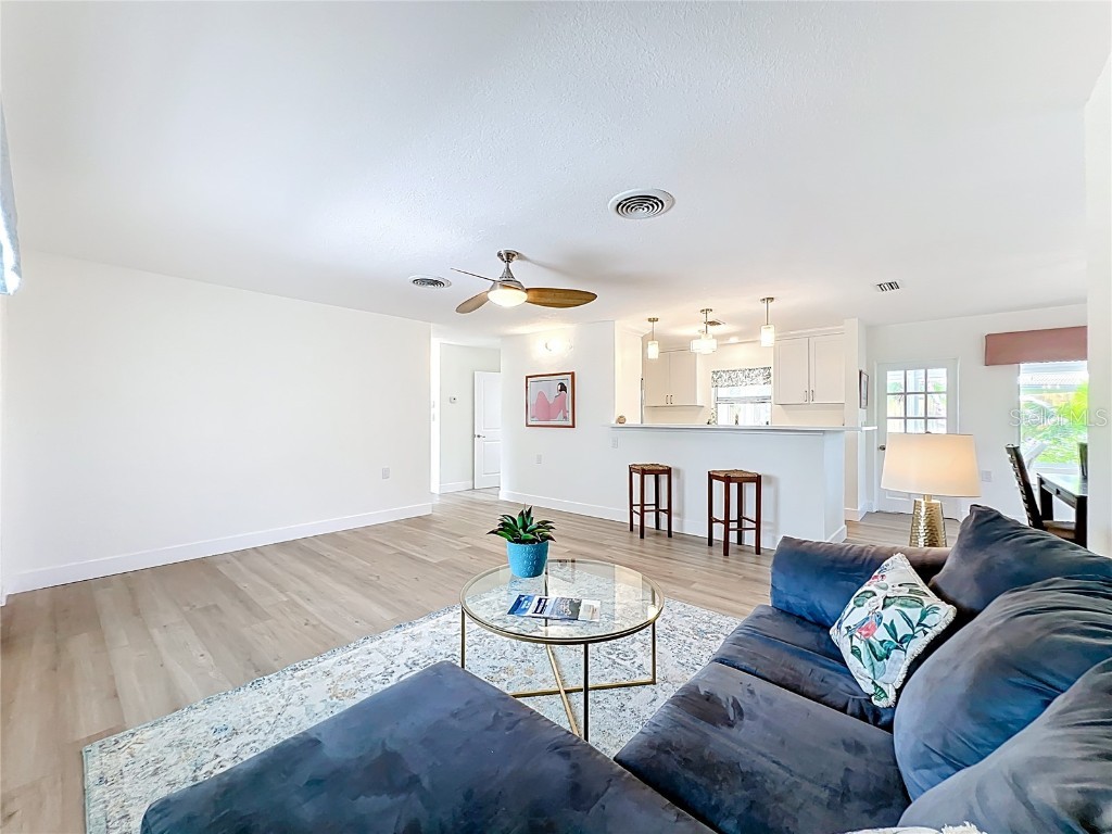 37 Dolphin Drive #A Treasure Island FL 33706 TB8428424 image6