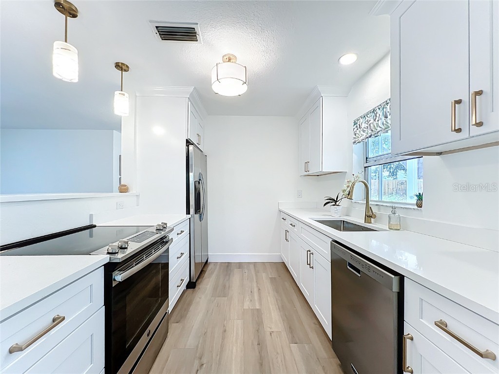 37 Dolphin Drive #A Treasure Island FL 33706 TB8428424 image9