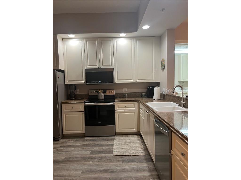 37 E Harbour Isle Drive E #206 Fort Pierce FL 34949 O6355838 image4