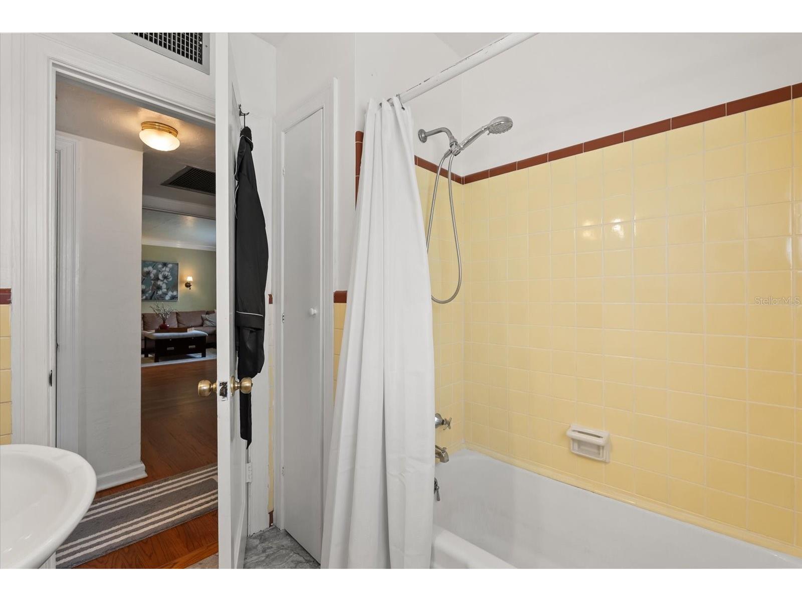 37 E Vanderbilt Street Orlando FL 32804 O6388580 image19