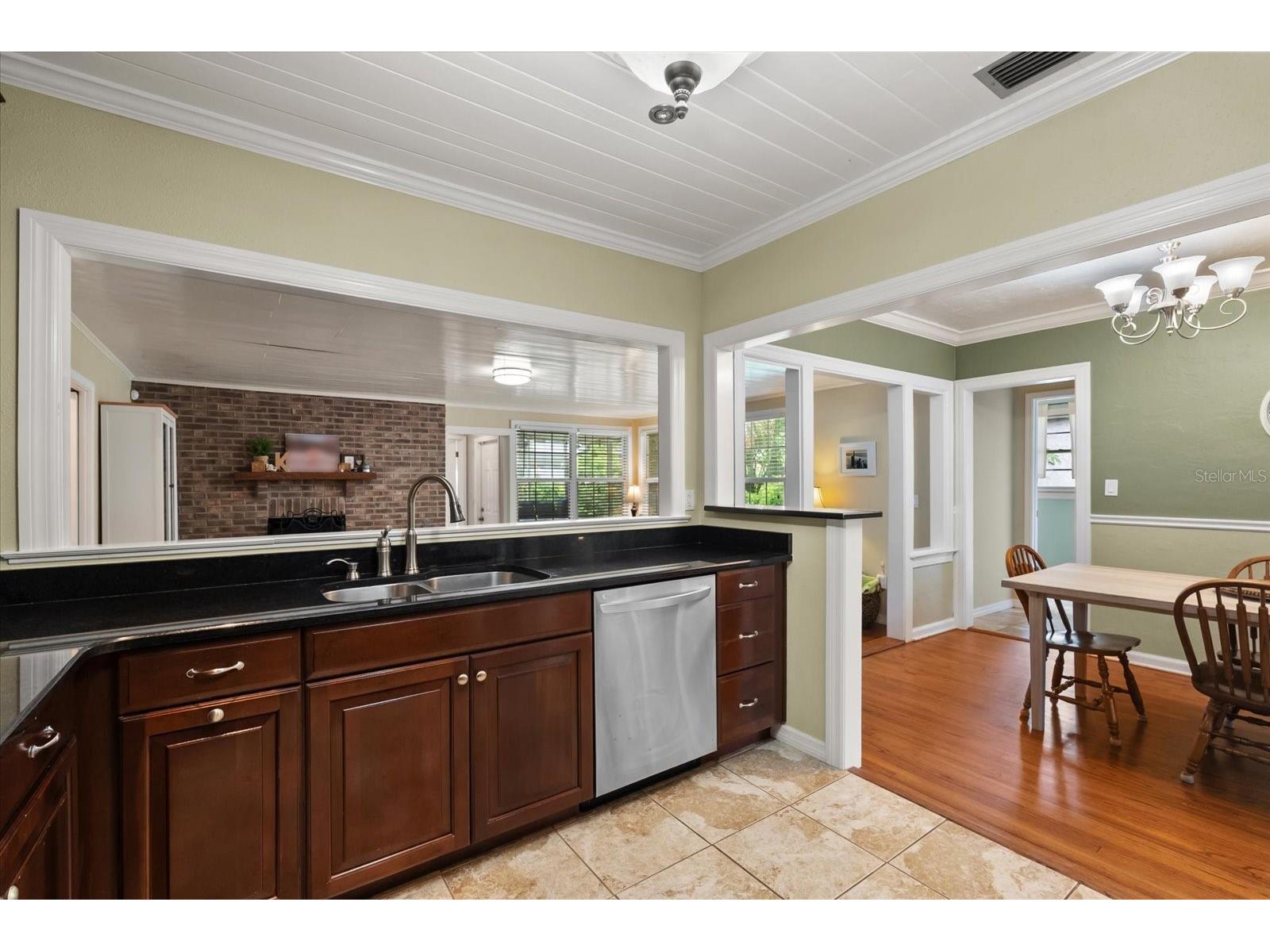 37 E Vanderbilt Street Orlando FL 32804 O6388580 image8