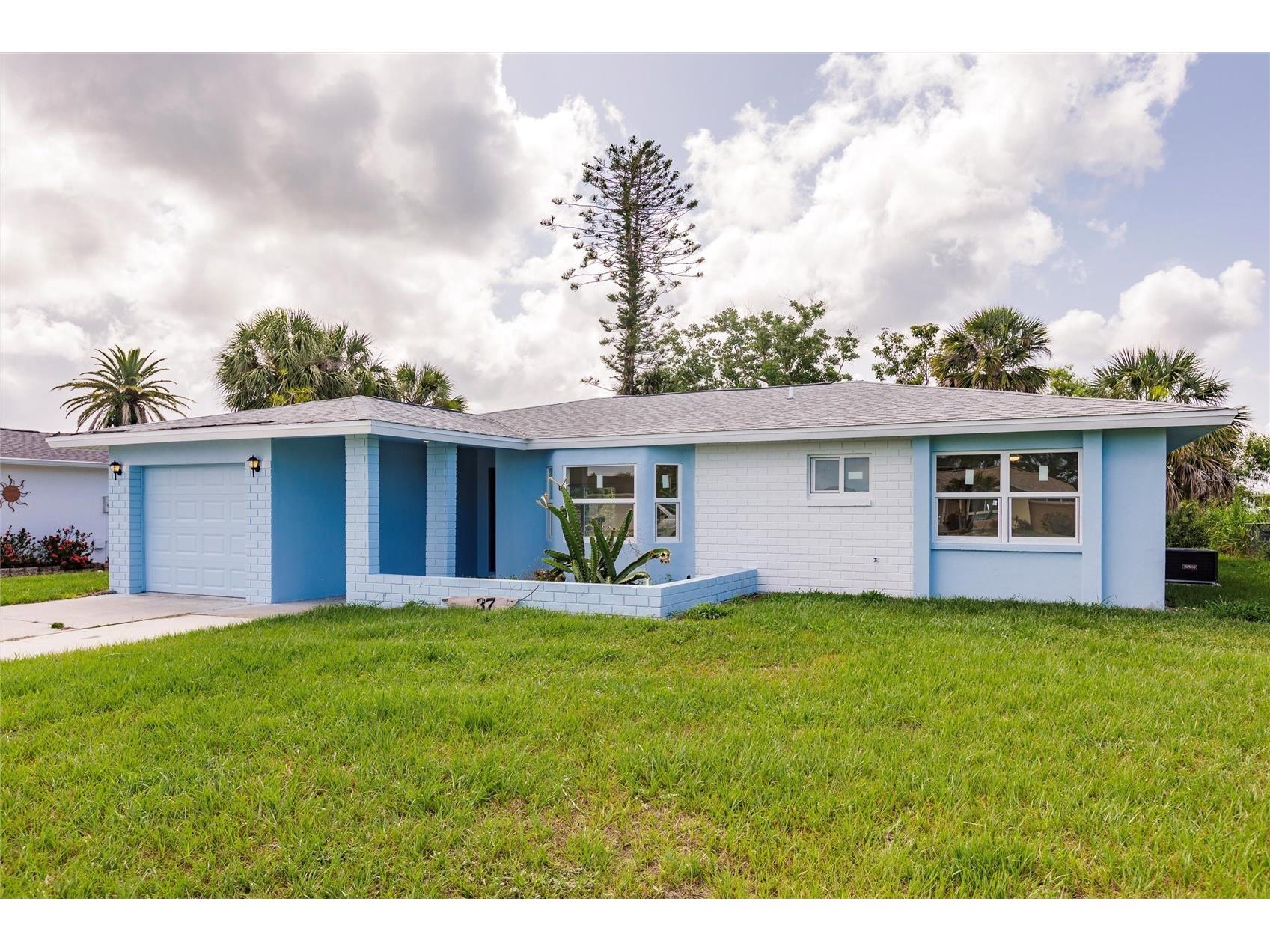 37 Oakland Hills Court Rotonda West FL 33947 C7510724 image1