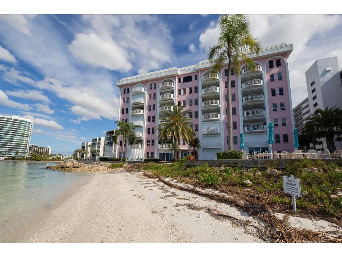 37 Sunset Drive #41 Sarasota FL 34236 A4666714 image1