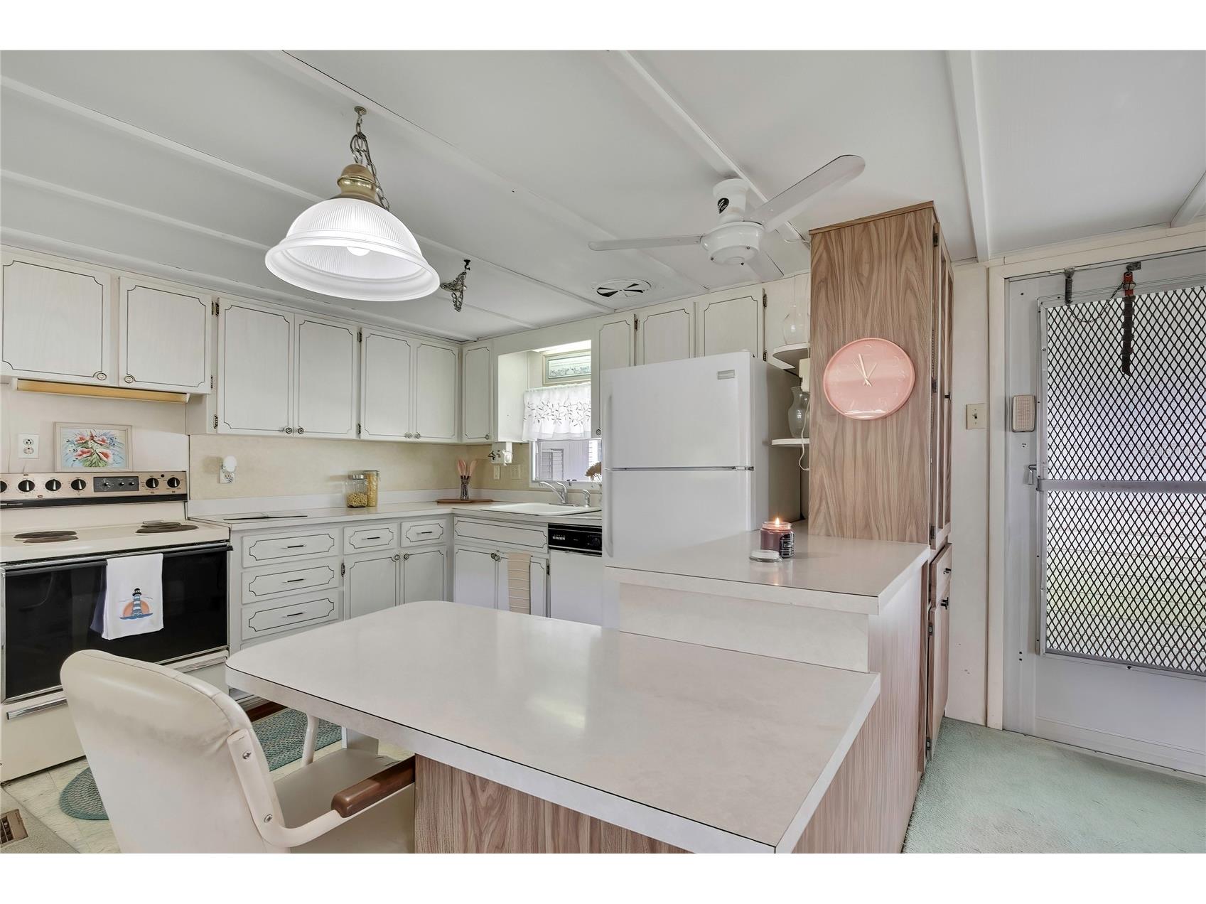 37 William Penn Way #13 Palm Harbor FL 34684 - LAKE TARPON TB8493381 image10