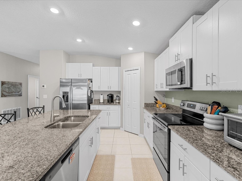 370 Argyll Drive Spring Hill FL 34609 W7881334 image5