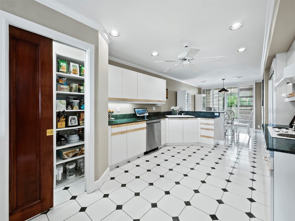 370 Gulf Of Mexico Drive #432 Longboat Key FL 34228 - SARASOTA BAY A4664832 image19