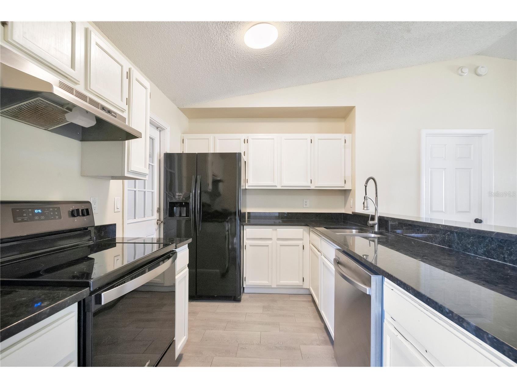 370 N Lake Avenue Apopka FL 32703 O6396377 image11