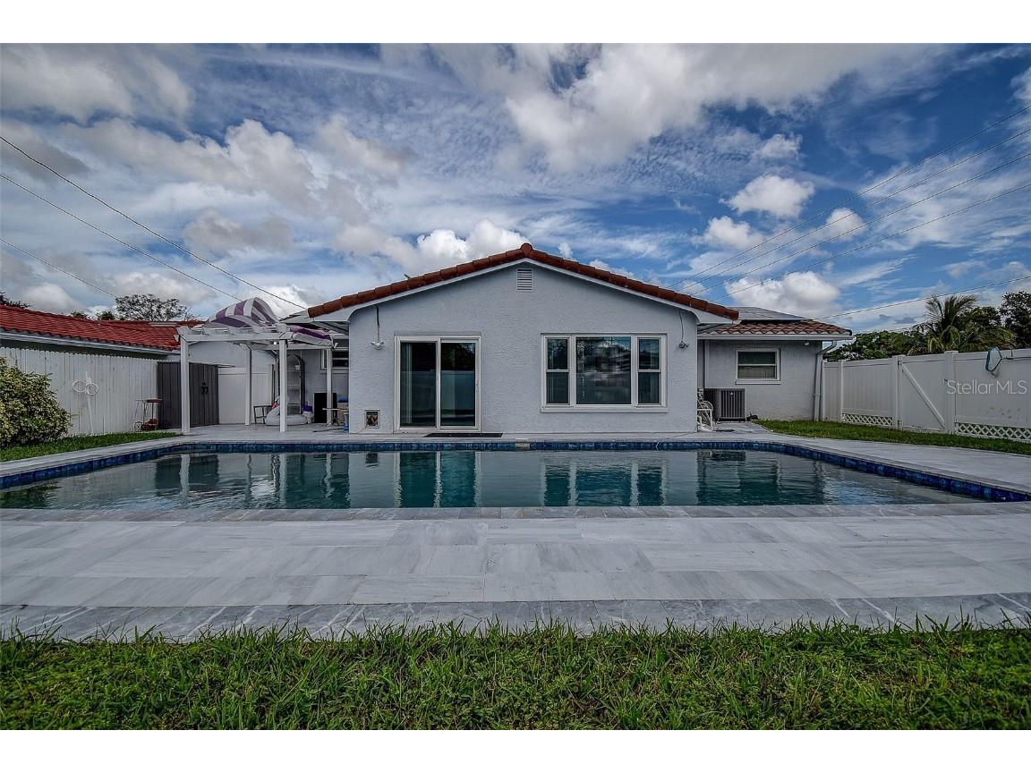 3700 14th Avenue N Saint Petersburg FL 33704 TB8436948 image23