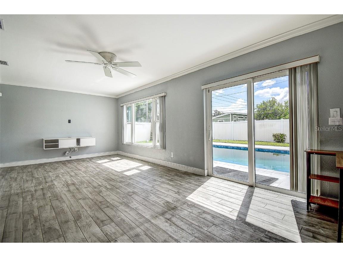 3700 14th Avenue N Saint Petersburg FL 33704 TB8436948 image26