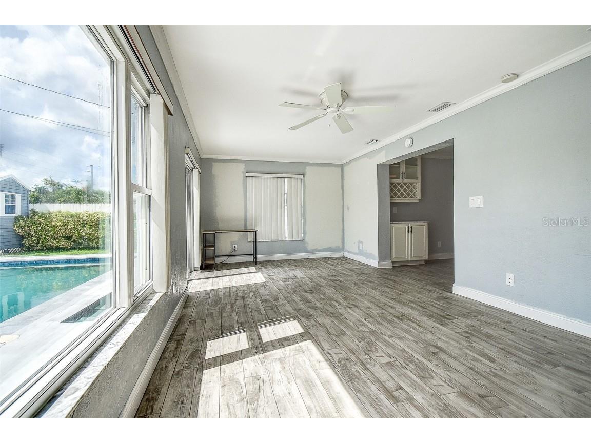 3700 14th Avenue N Saint Petersburg FL 33704 TB8436948 image27