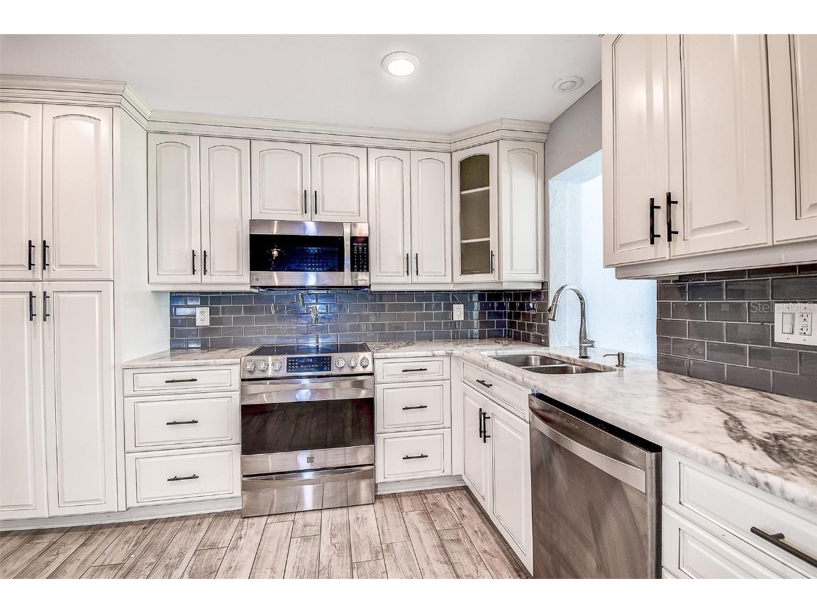 3700 14th Avenue N Saint Petersburg FL 33704 TB8436948 image32