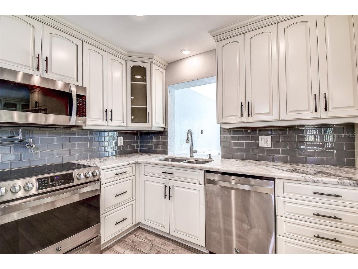 3700 14th Avenue N Saint Petersburg FL 33704 TB8436948 image33