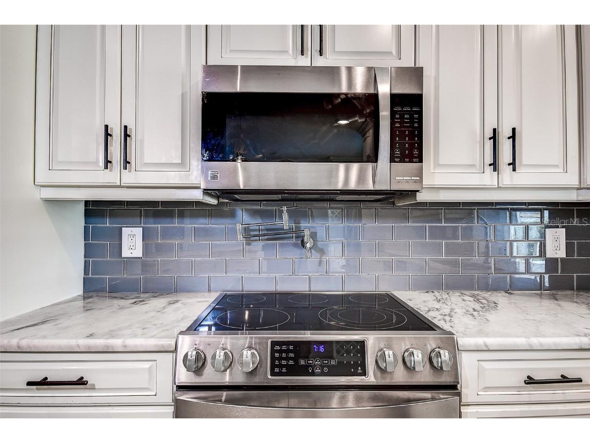 3700 14th Avenue N Saint Petersburg FL 33704 TB8436948 image35