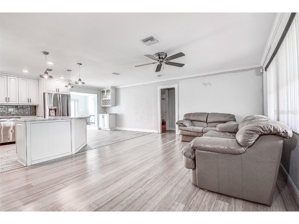 3700 14th Avenue N Saint Petersburg FL 33704 TB8436948 image37