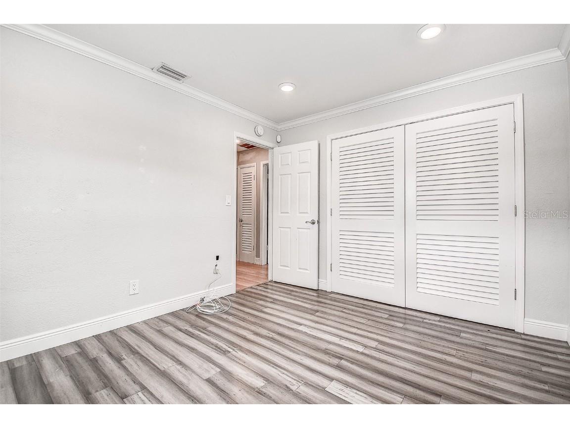 3700 14th Avenue N Saint Petersburg FL 33704 TB8436948 image43