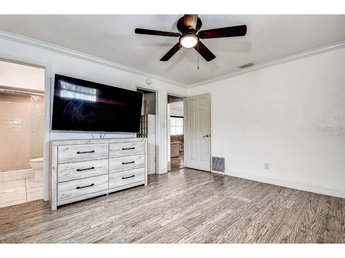 3700 14th Avenue N Saint Petersburg FL 33704 TB8436948 image46