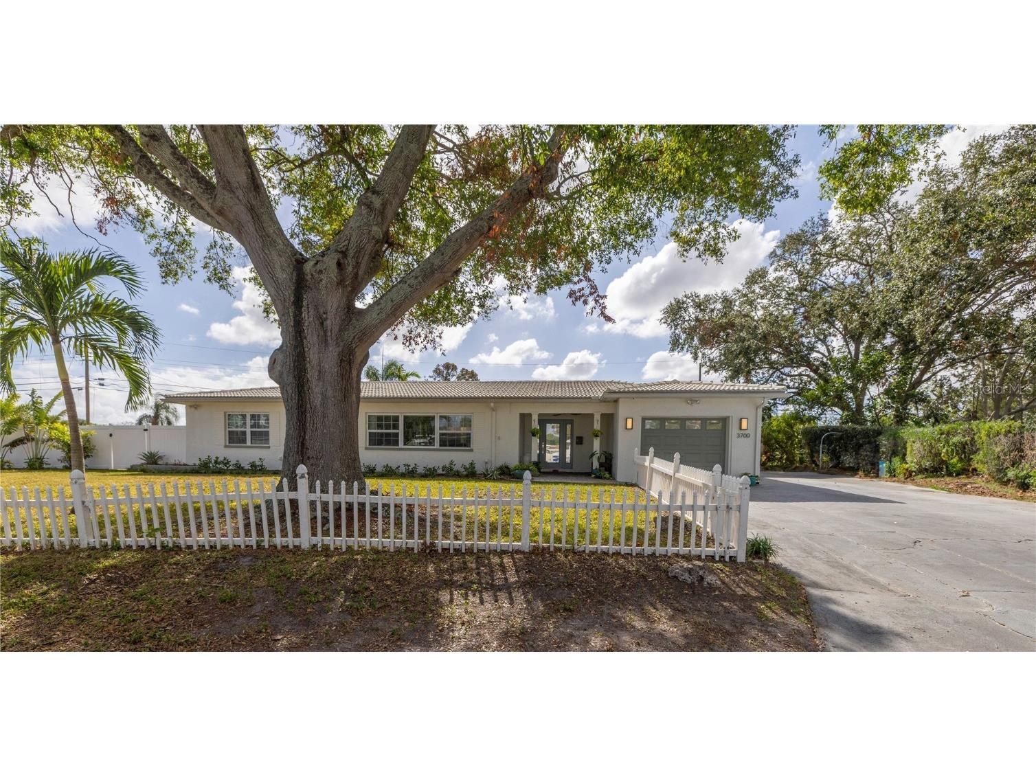 3700 27th Avenue N Saint Petersburg FL 33713 TB8330587 image1