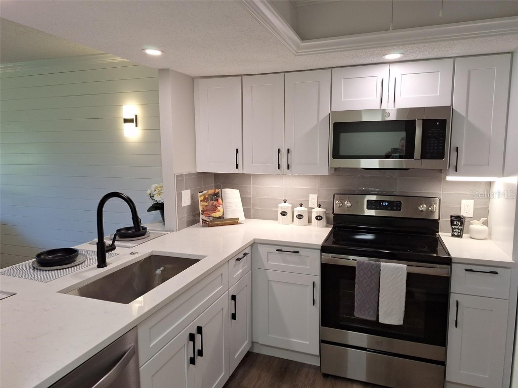 3700 Beneva Road #0 Sarasota FL 34232 A4584543 image2