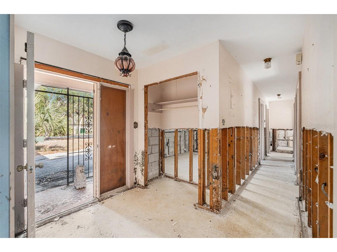 3700 Dana Shores Drive Tampa FL 33634 TB8331124 image11