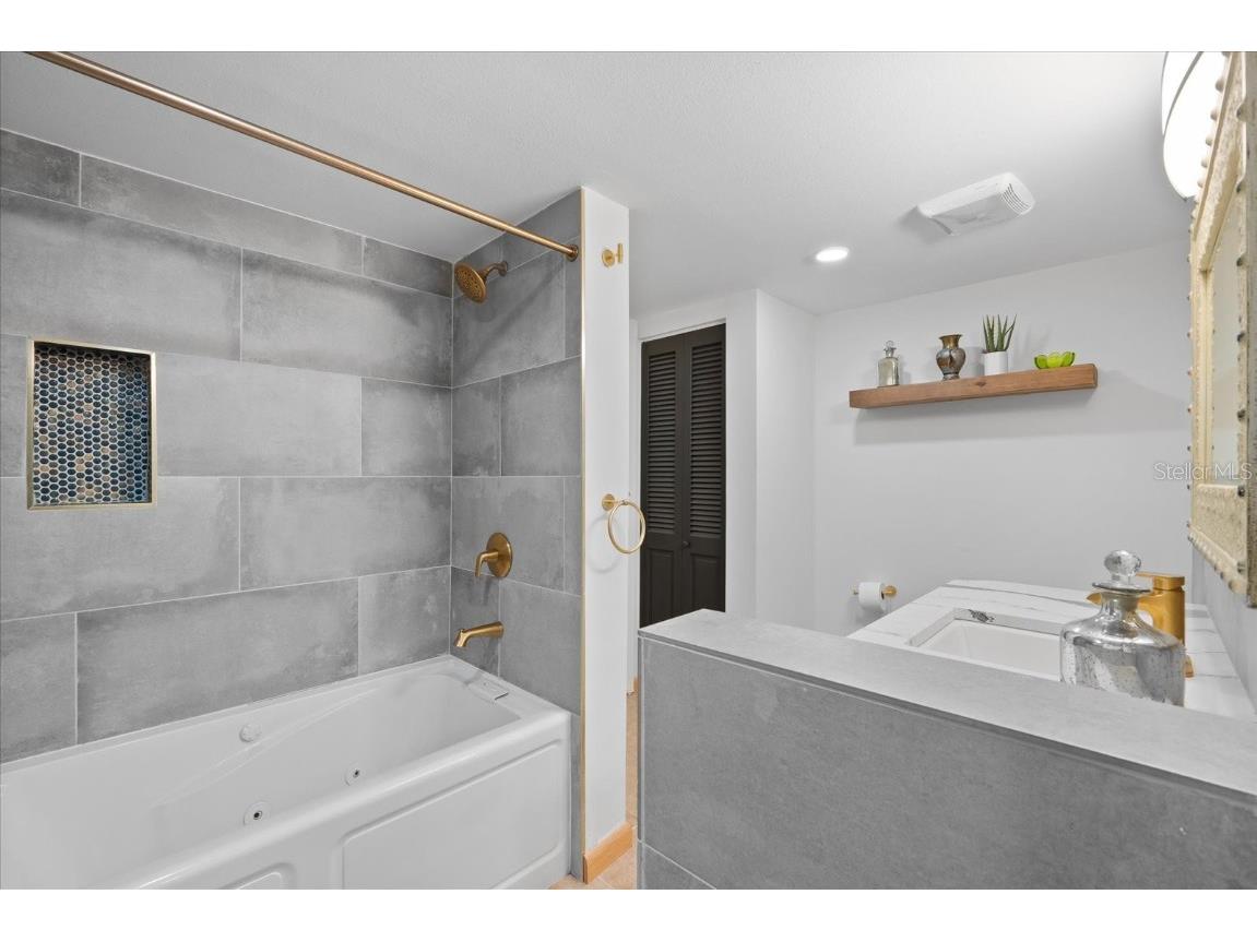 3700 S Osprey Avenue #214 Sarasota FL 34239 A4667426 image25