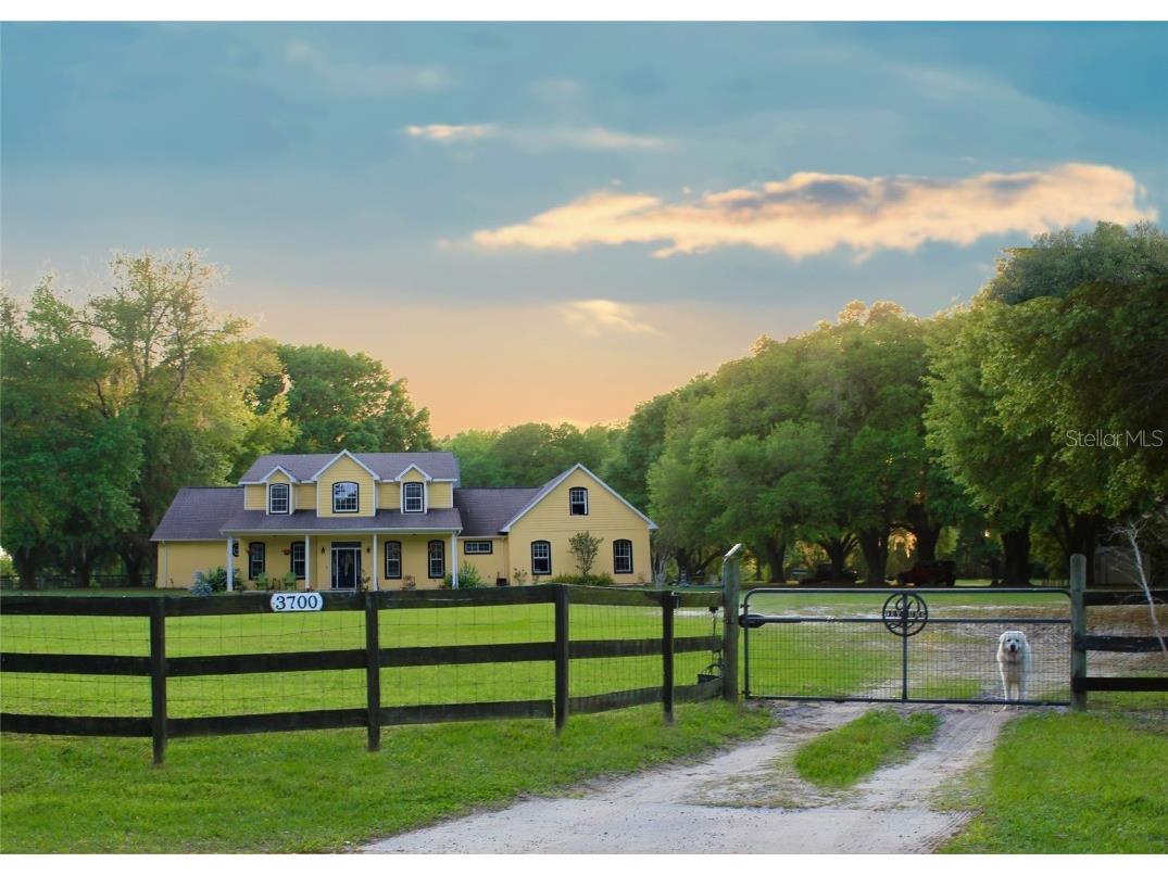 3700 SE 183rd Avenue Road Ocklawaha FL 32179 - LAKE BRYANT OM679467 image1