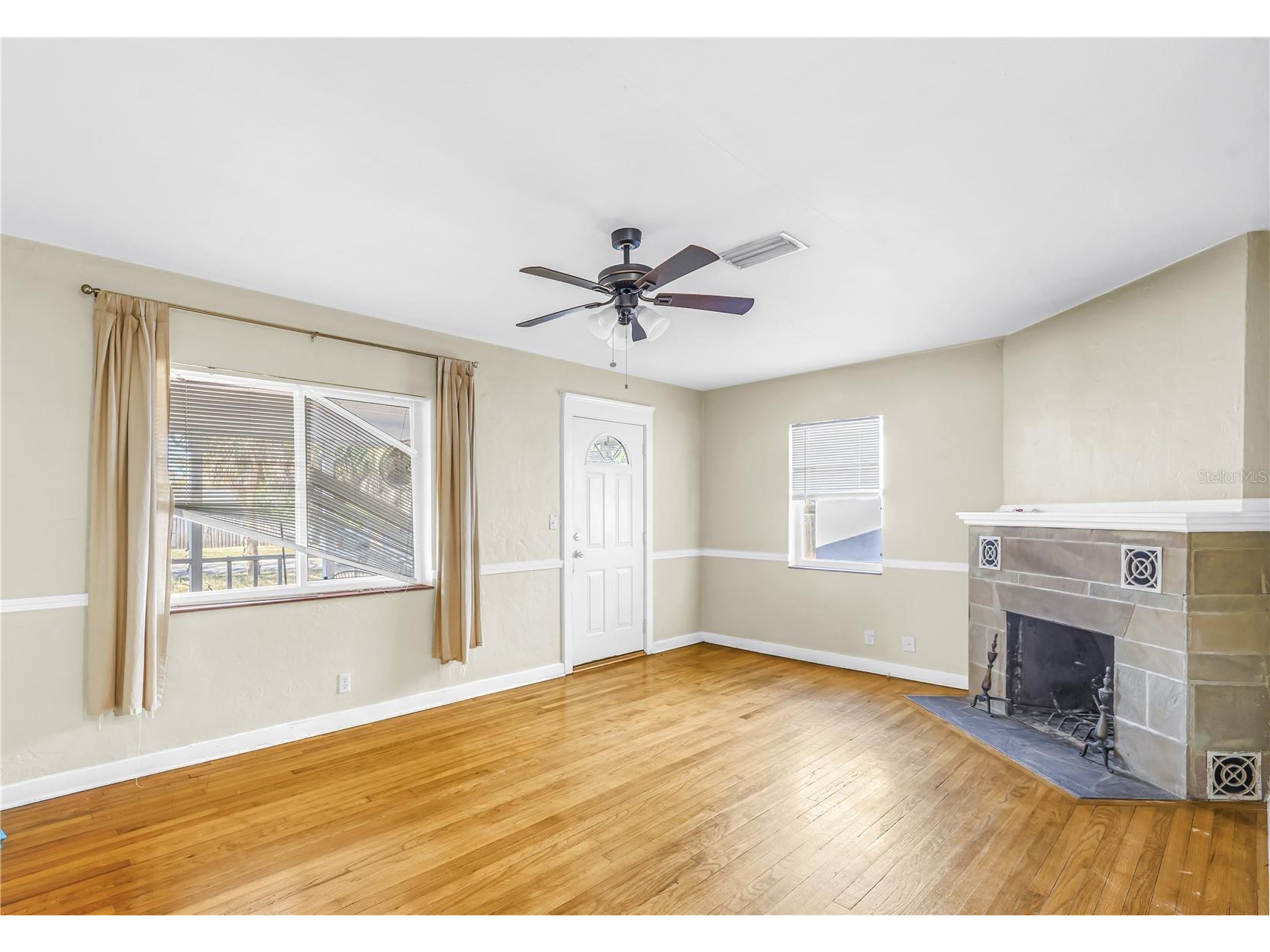 3701 26th Street N Saint Petersburg FL 33713 TB8467558 image11