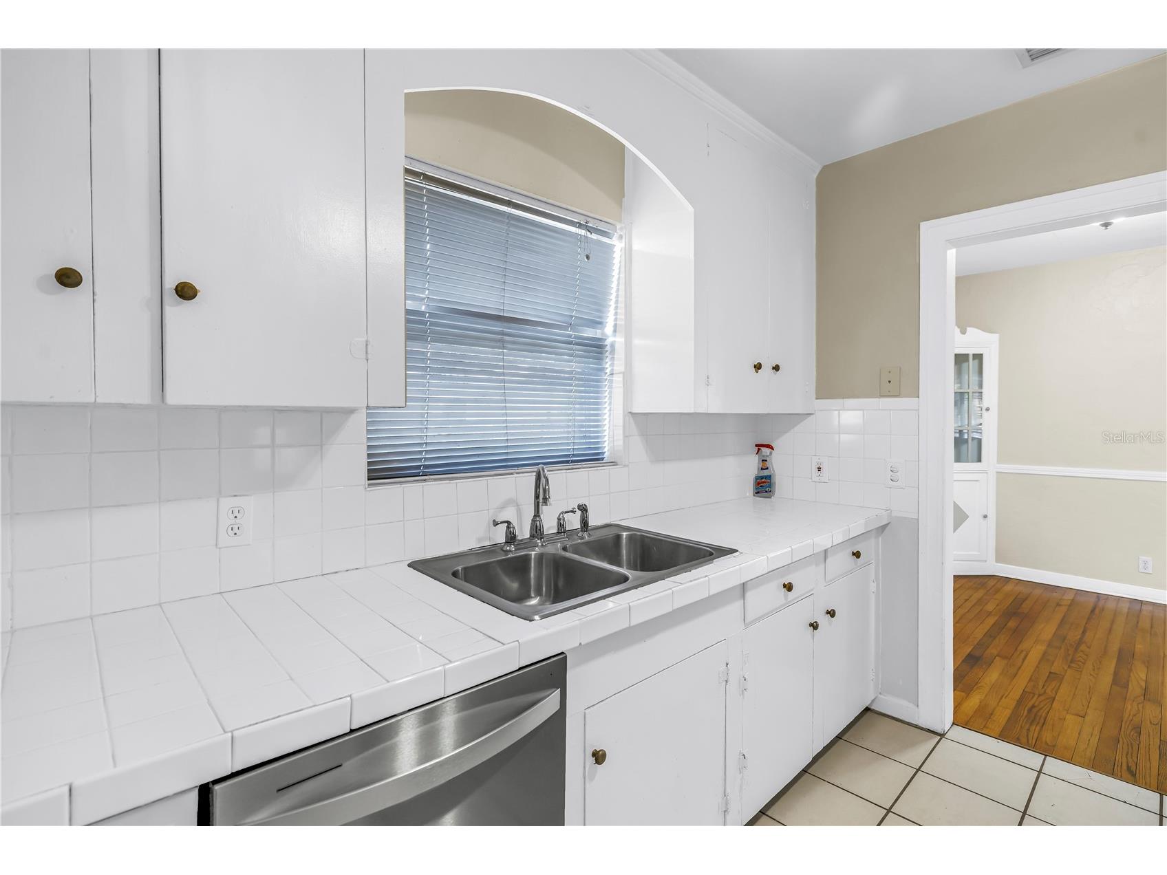 3701 26th Street N Saint Petersburg FL 33713 TB8467558 image16
