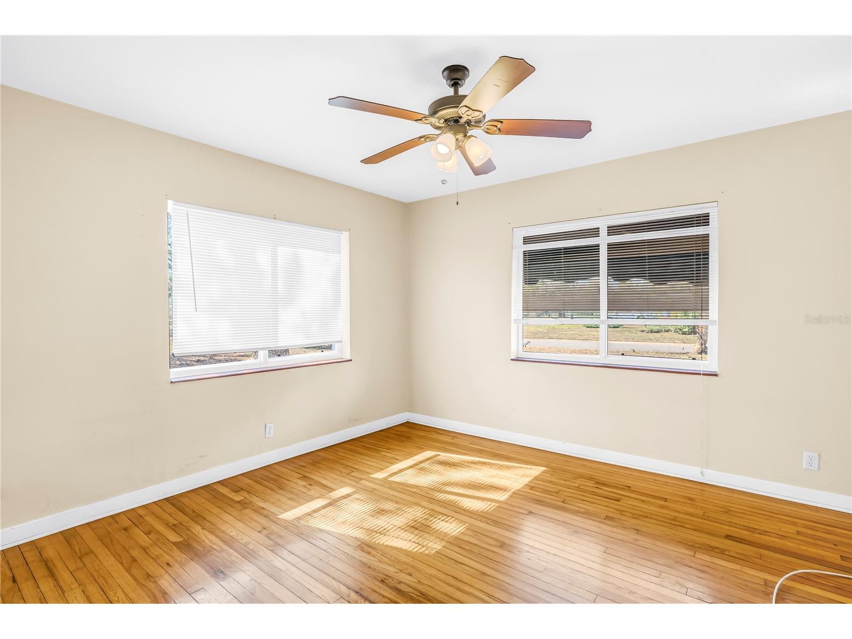 3701 26th Street N Saint Petersburg FL 33713 TB8467558 image21