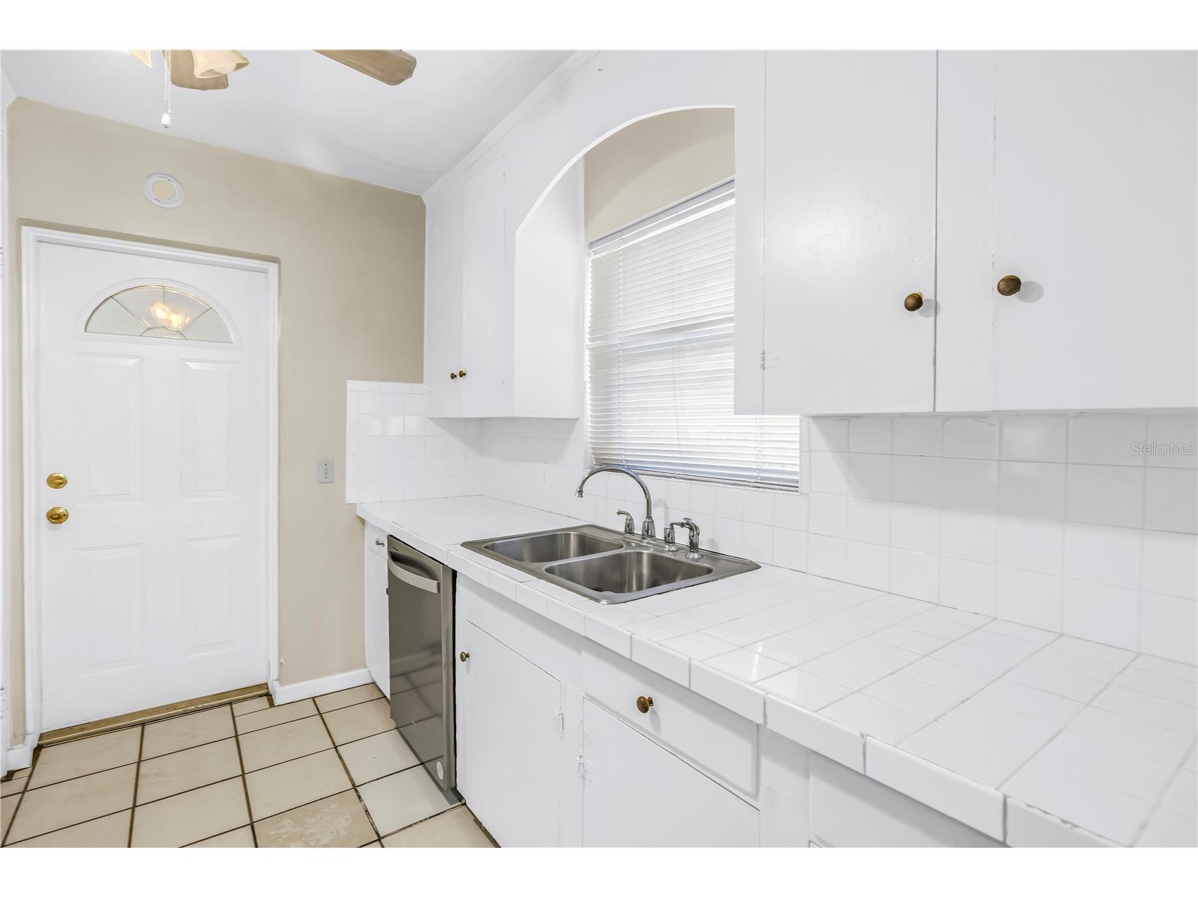 3701 26th Street N Saint Petersburg FL 33713 TB8467558 image28