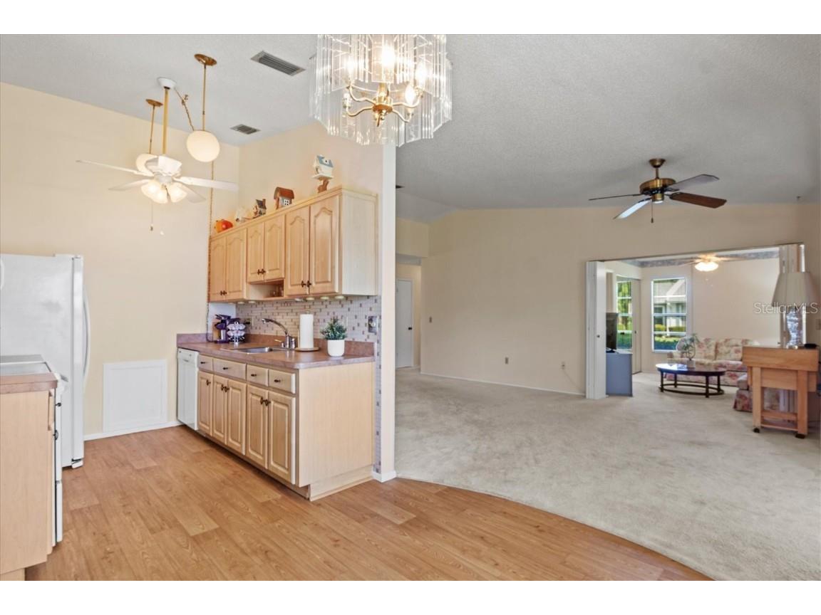 3701 39th Street W Bradenton FL 34205 A4667988 image8