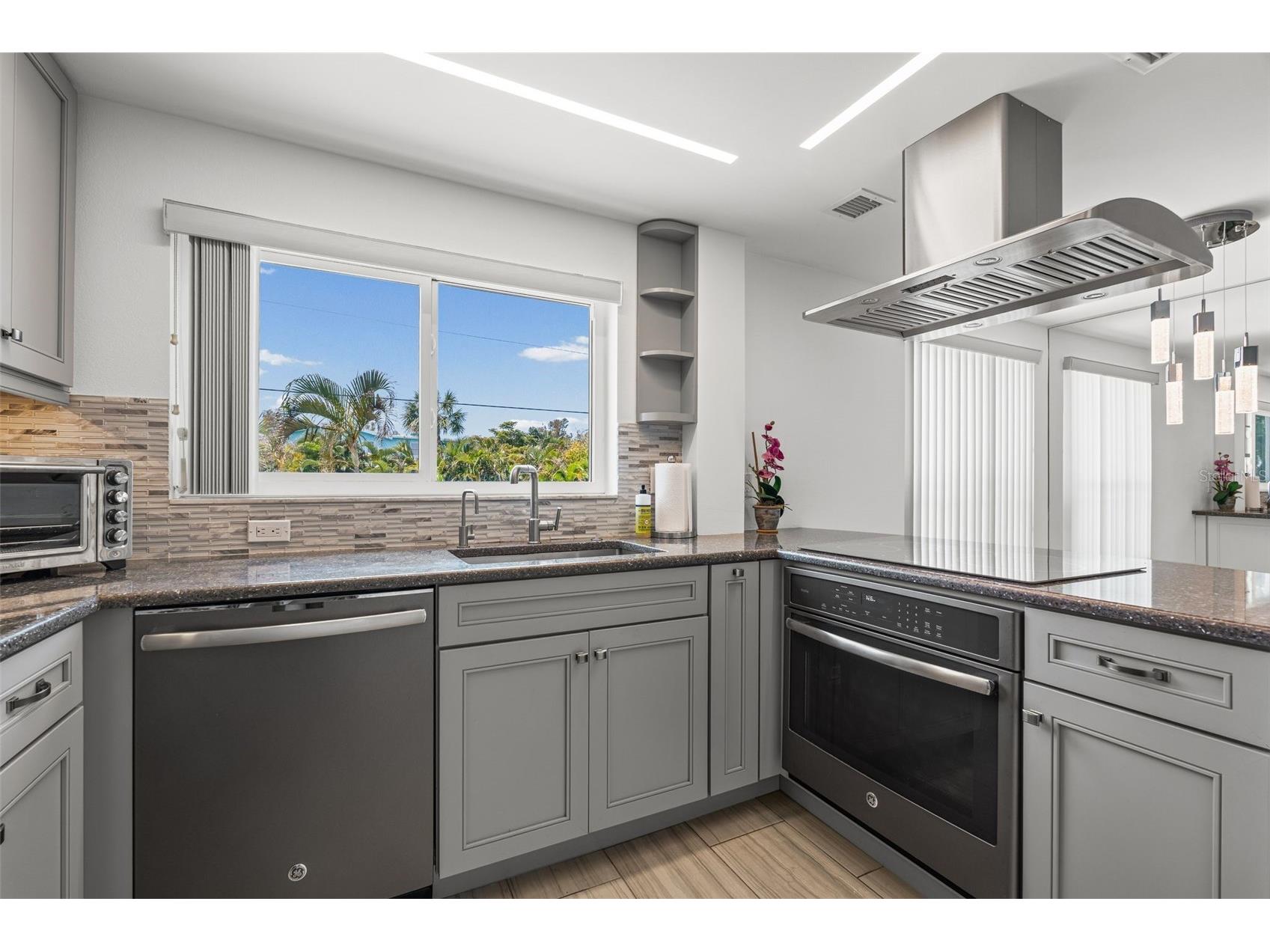 3701 5th Avenue #1 Holmes Beach FL 34217 A4686018 image16
