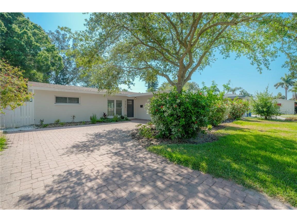 3701 Shore Acres Boulevard NE, Saint Petersburg, FL, 33703 MLS