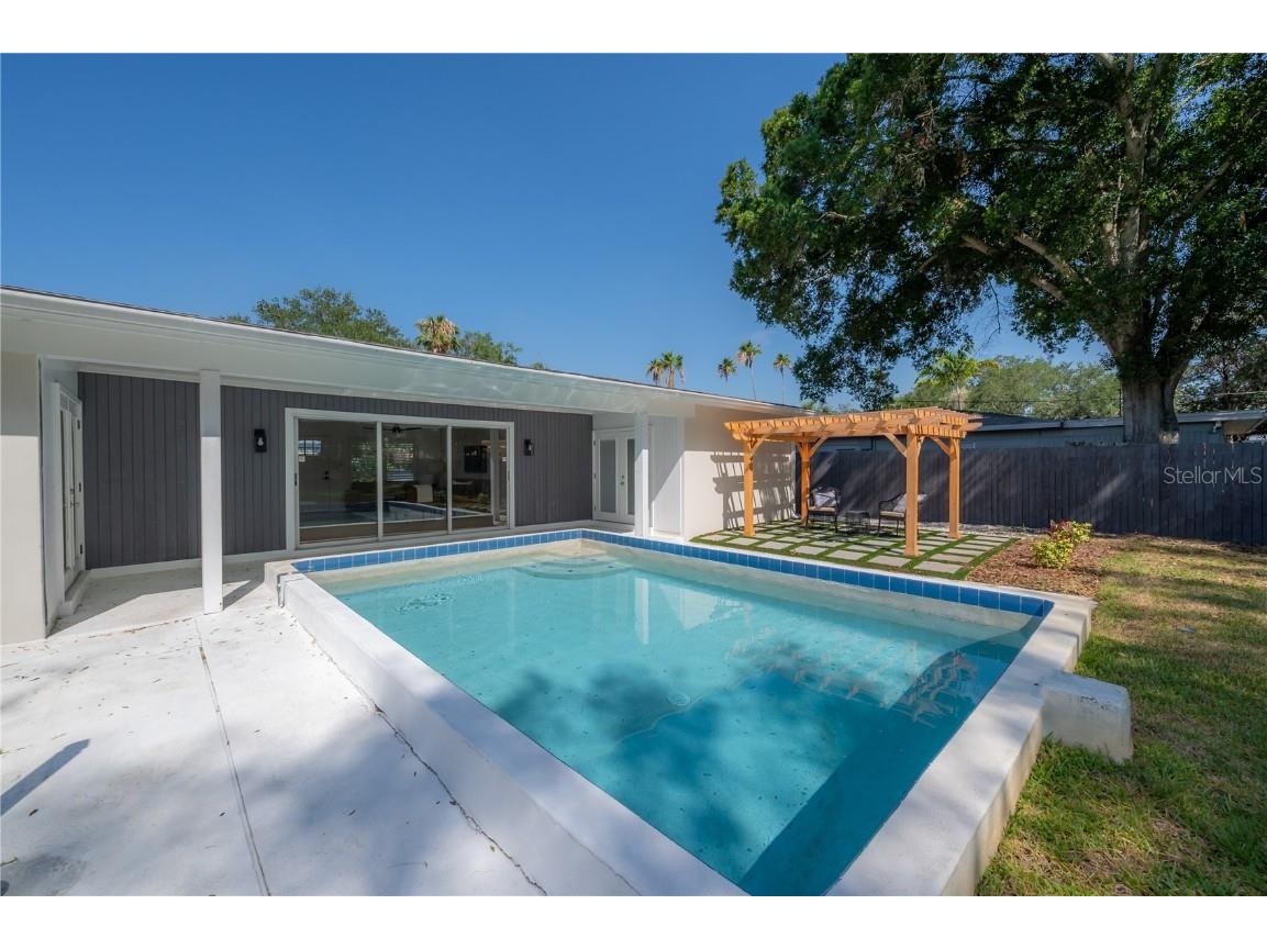 3701 Shore Acres Boulevard NE, Saint Petersburg, FL, 33703 MLS