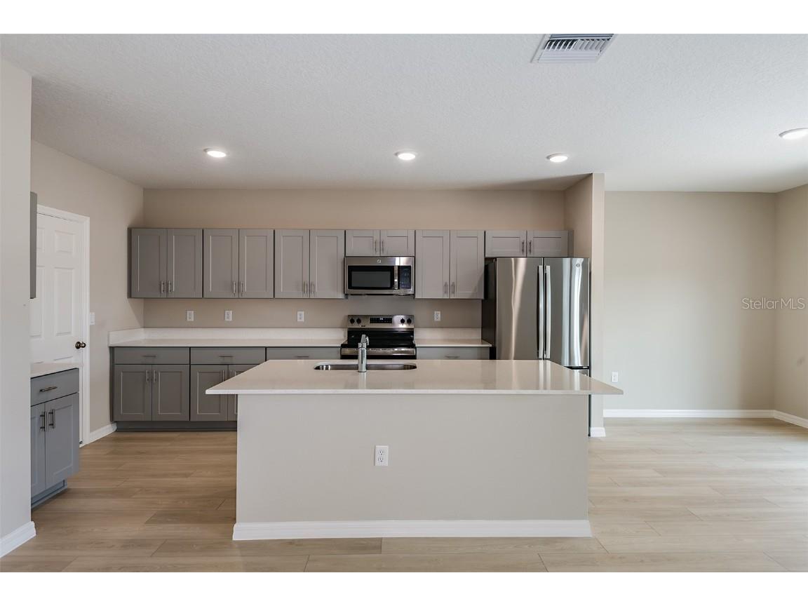 37018 Sagemoor Drive Zephyrhills FL 33541 TB8431162 image4