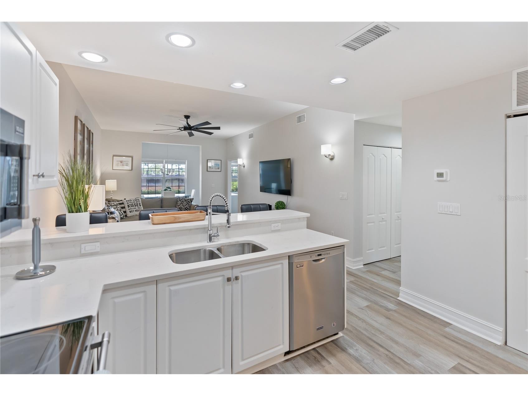 3702 54th Drive W #102 Bradenton FL 34210 A4687241 image15