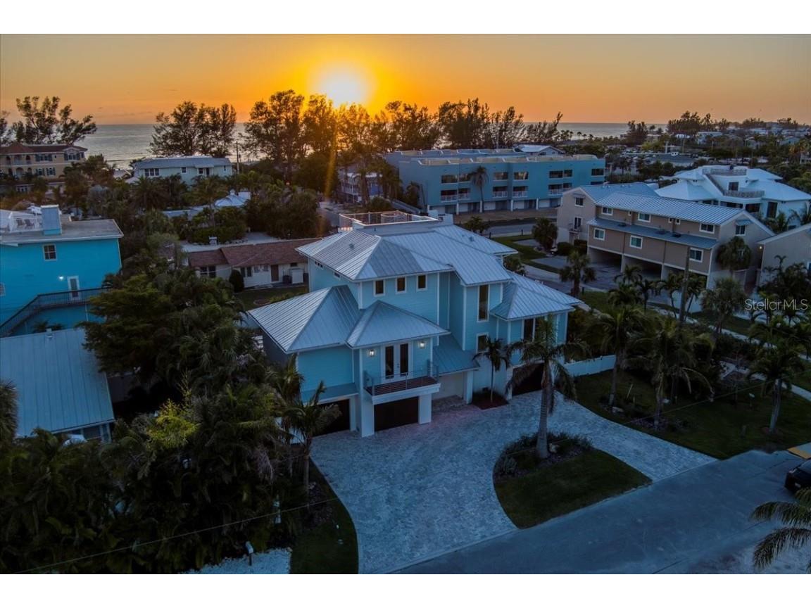 3702 5th Avenue Holmes Beach FL 34217 A4652863 image48