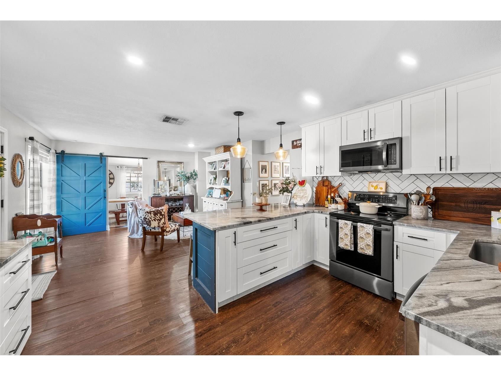 3702 W Tyson Avenue Tampa FL 33611 TB8500077 image10