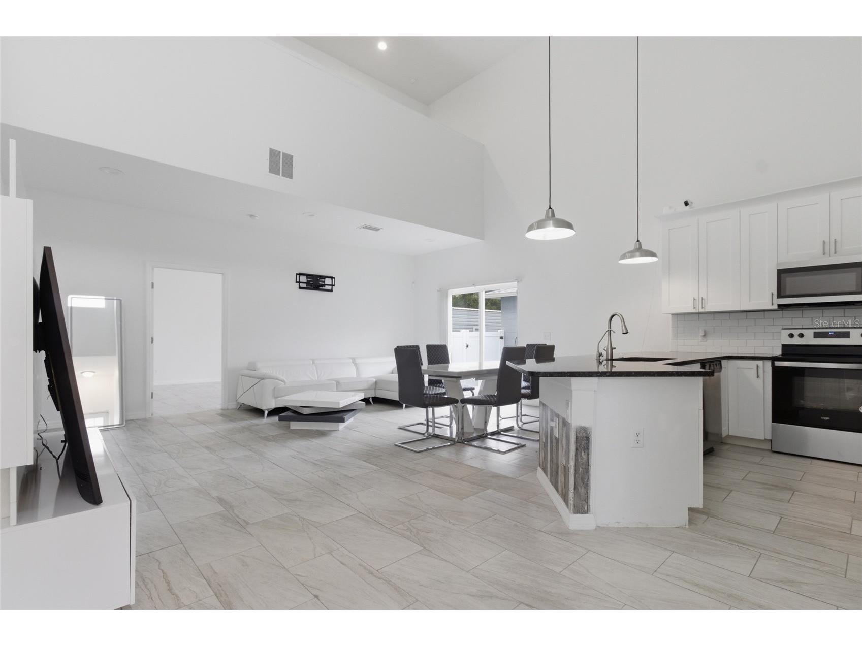 3702 Wiggins Leaf Street Tampa FL 33619 TB8513246 image4