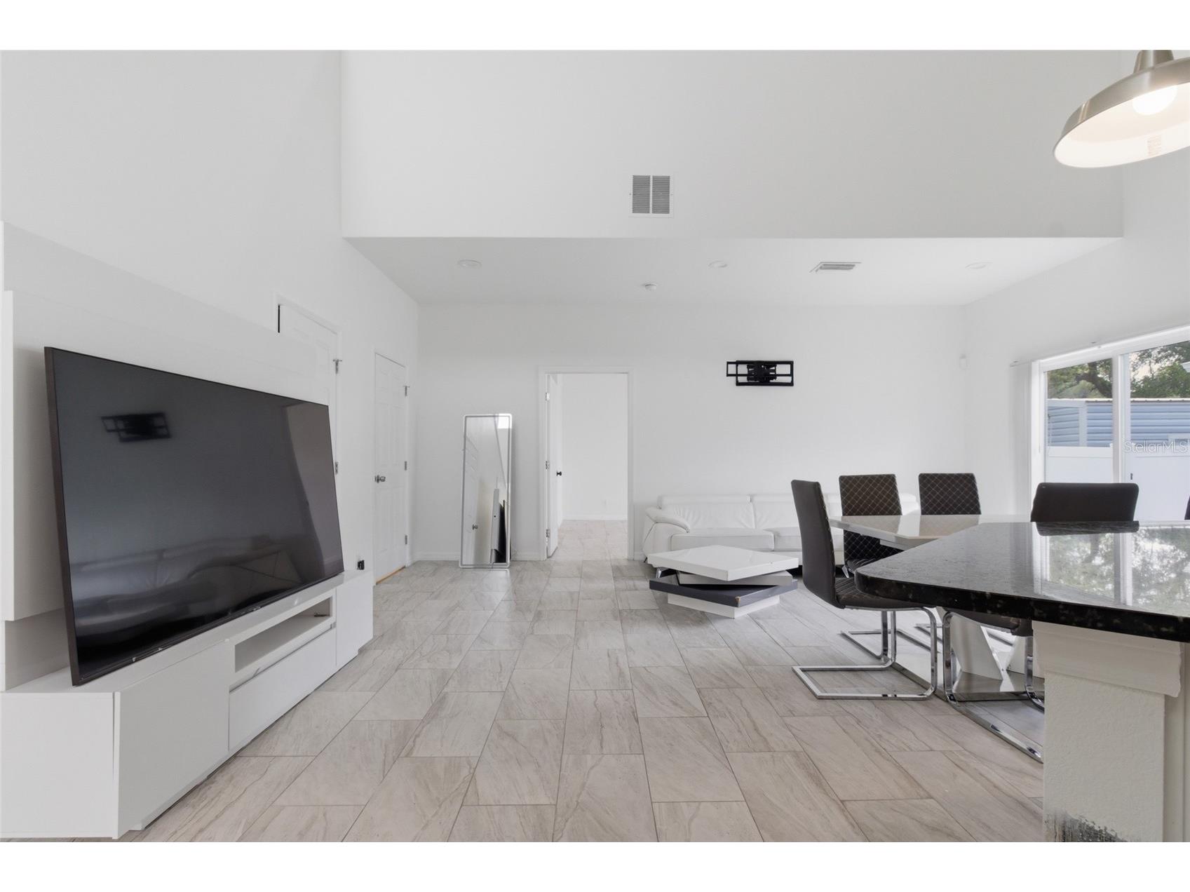 3702 Wiggins Leaf Street Tampa FL 33619 TB8513246 image5