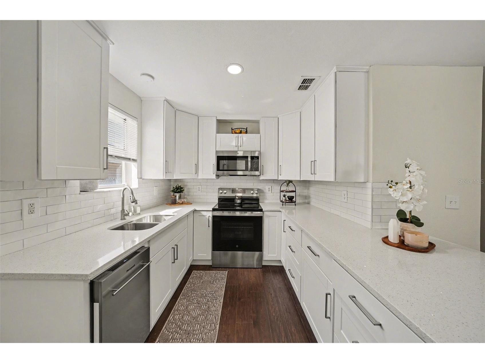 3704 Carroway Street Tampa FL 33619 TB8473606 image2