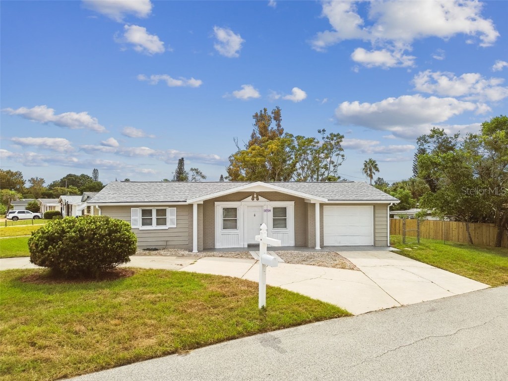 3704 Oakhurst Drive Holiday FL 34691 TB8434526 image1