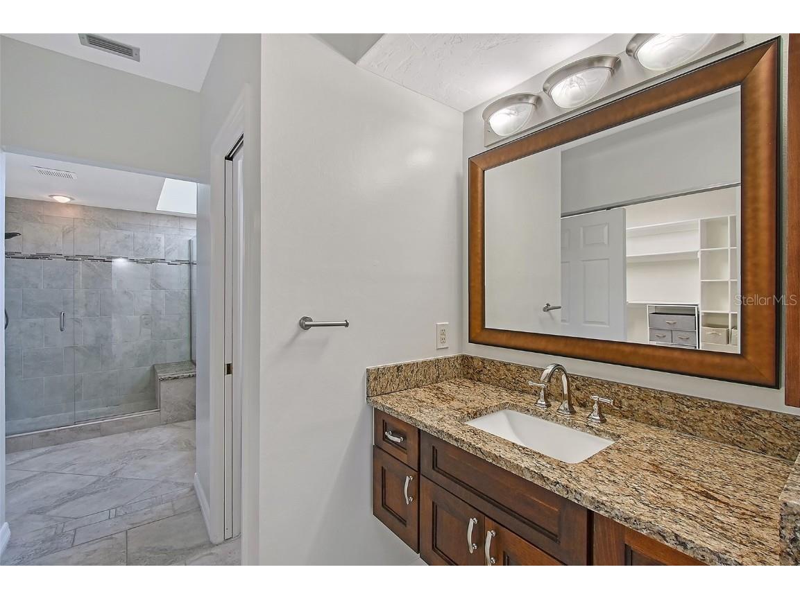 3704 Prairie Dunes Drive Sarasota FL 34238 A4672587 image27