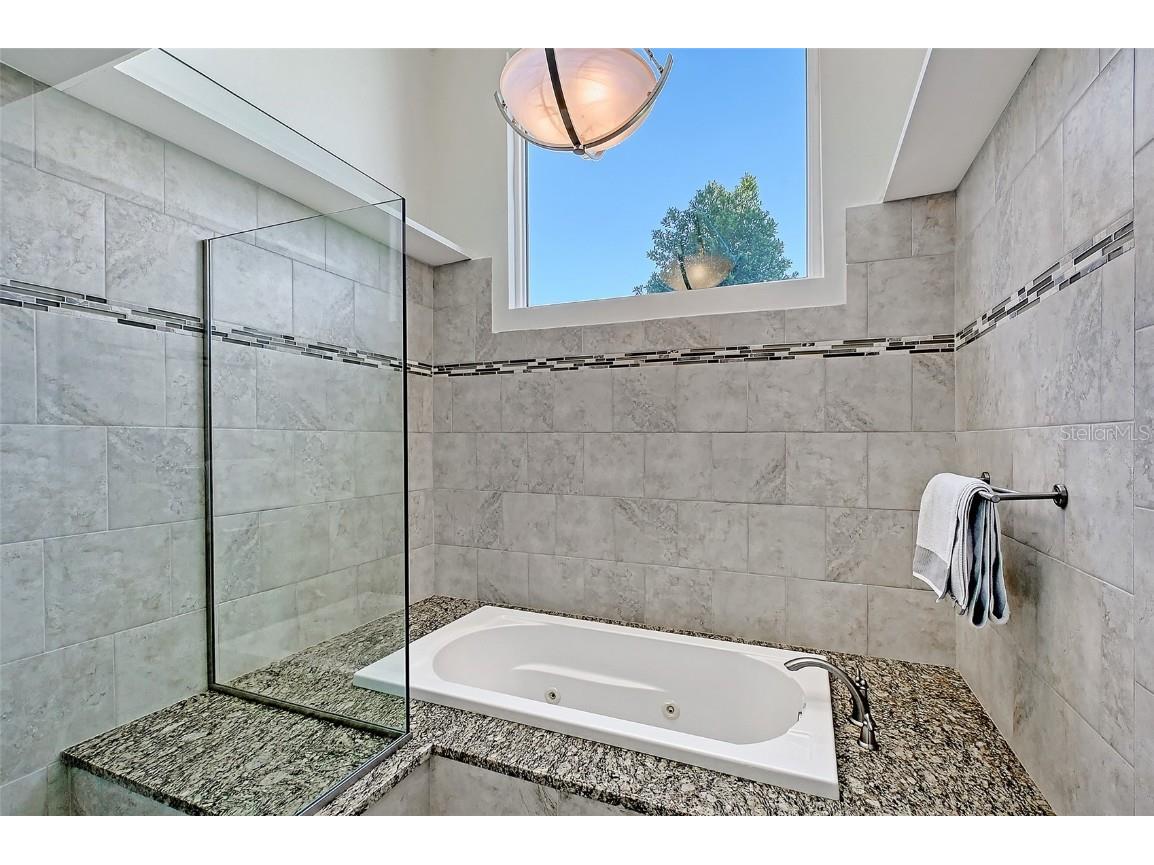 3704 Prairie Dunes Drive Sarasota FL 34238 A4672587 image29