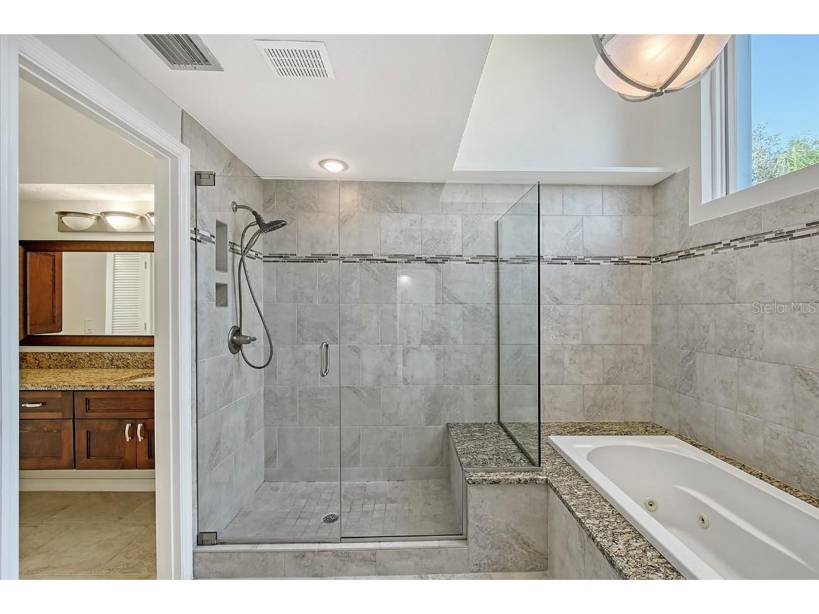 3704 Prairie Dunes Drive Sarasota FL 34238 A4672587 image30