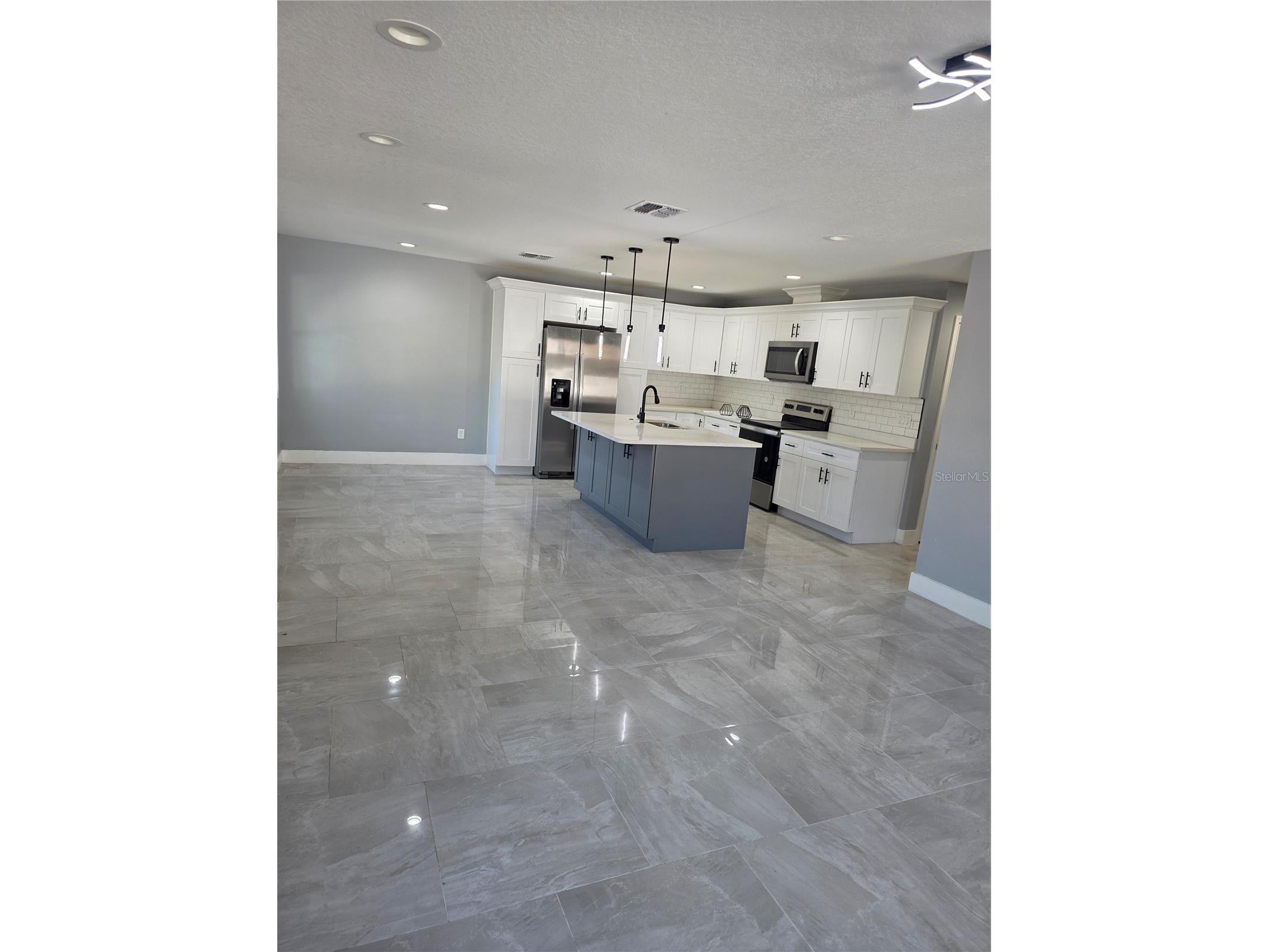 3704 Smith Tree Street Tampa FL 33619 TB8384958 image8